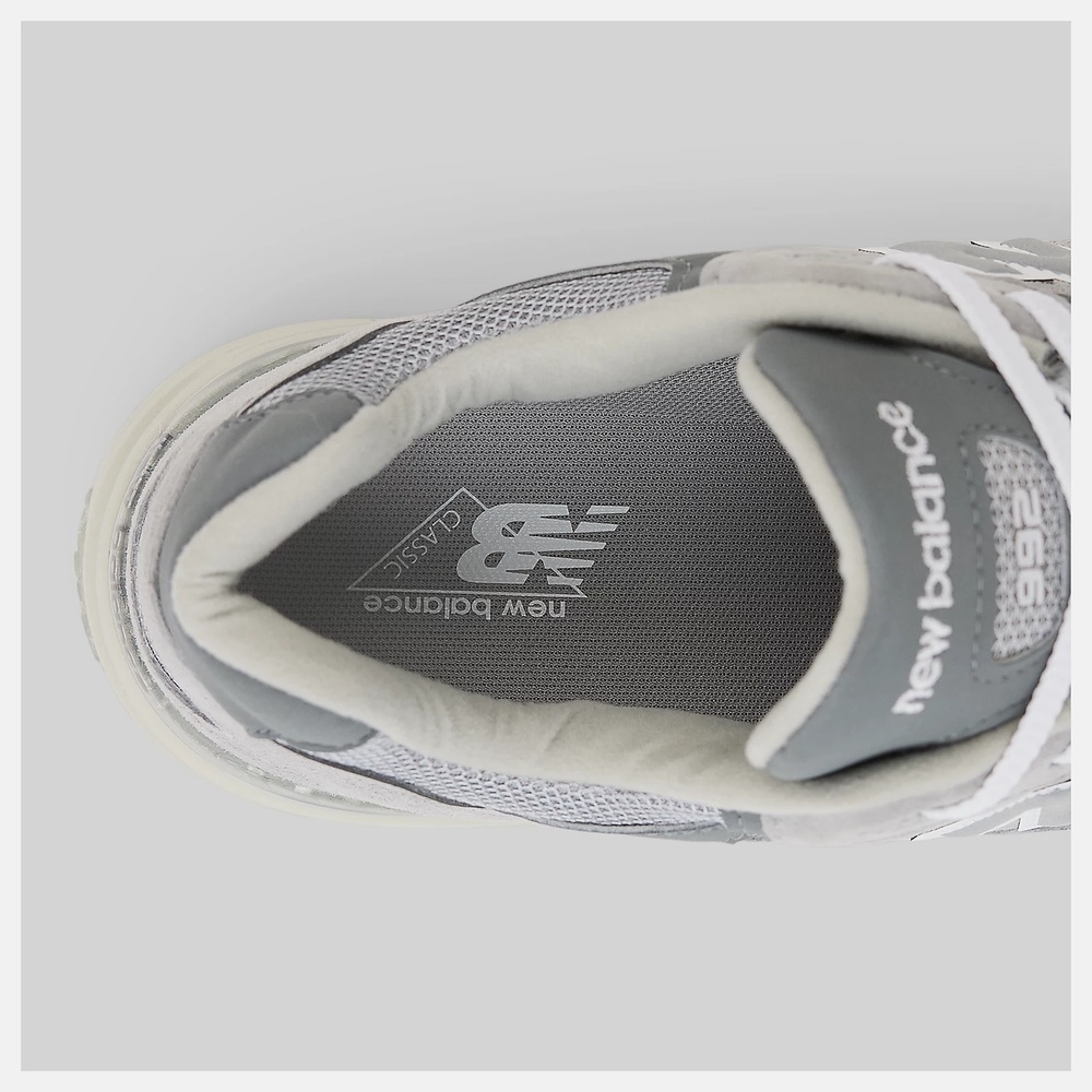Shop New Balance 992 復古休閒運動鞋 U992GY-D