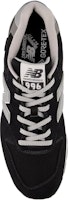 New Balance 996 Gore-Tex 'Hitam Perak Metalik' CM996XB2 Lookbook New Balance 996 Gore-Tex 'Hitam Perak Metalik' CM996XB2