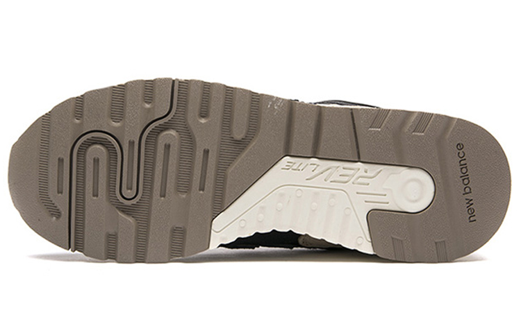 Shop New Balance 997.5 Low-Top Negro/Gris Series. ML997HEL