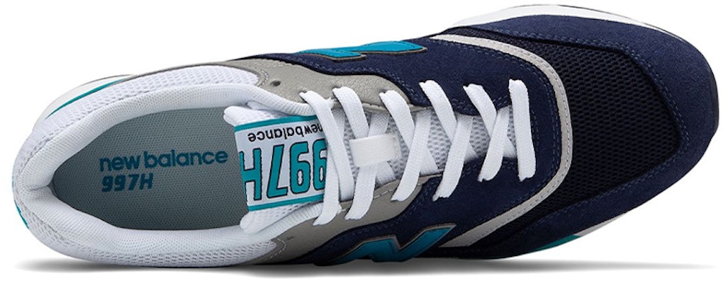 New Balance 997 'Biru Navy' CM997HCT Lookbook New Balance 997 'Biru Navy' CM997HCT