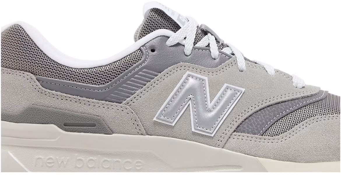 New Balance 997 ''Grigio Argento'' CM997HCA Lookbook New Balance 997 ''Grigio Argento'' CM997HCA