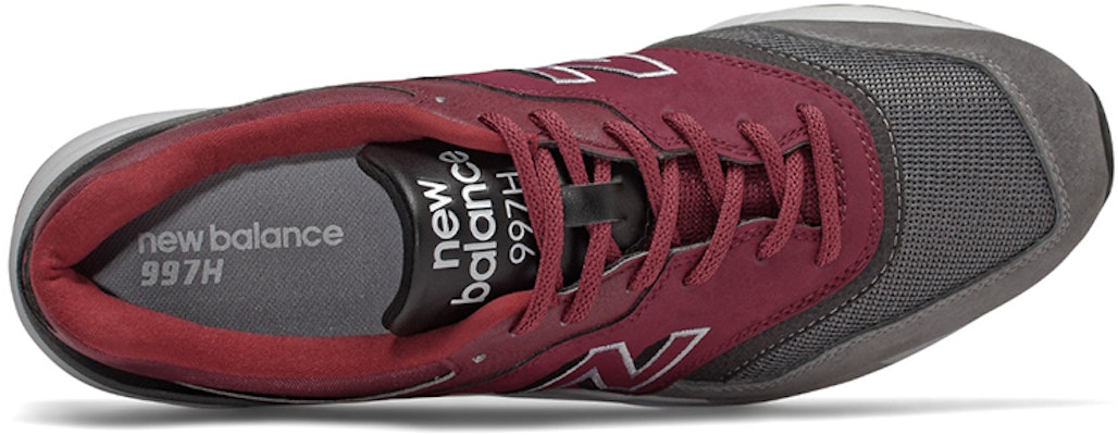 New Balance 997 D-Wide Hitam/Merah CM997HEL Lookbook New Balance 997 D-Wide Hitam/Merah CM997HEL