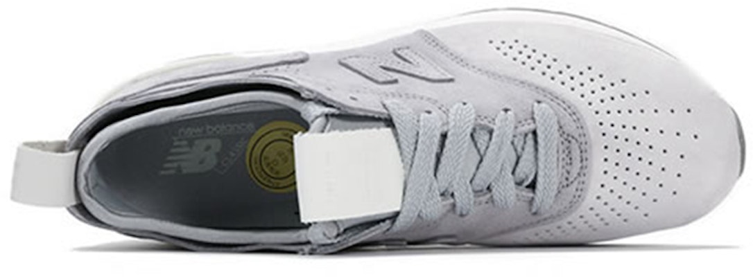 新平衡 997 系列 v2 復古白藍 低幫運動跑步鞋 雲霧灰 Lookbook 新平衡 997 系列 v2 復古白藍 低幫運動跑步鞋 雲霧灰