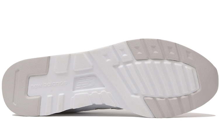 Shop ニューバランス997 白/グレー CM997HLZ