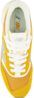 Shop New Balance NB 997R 舒適 耐磨防滑 低筒 跑步鞋 男女同款 黃色 日版
