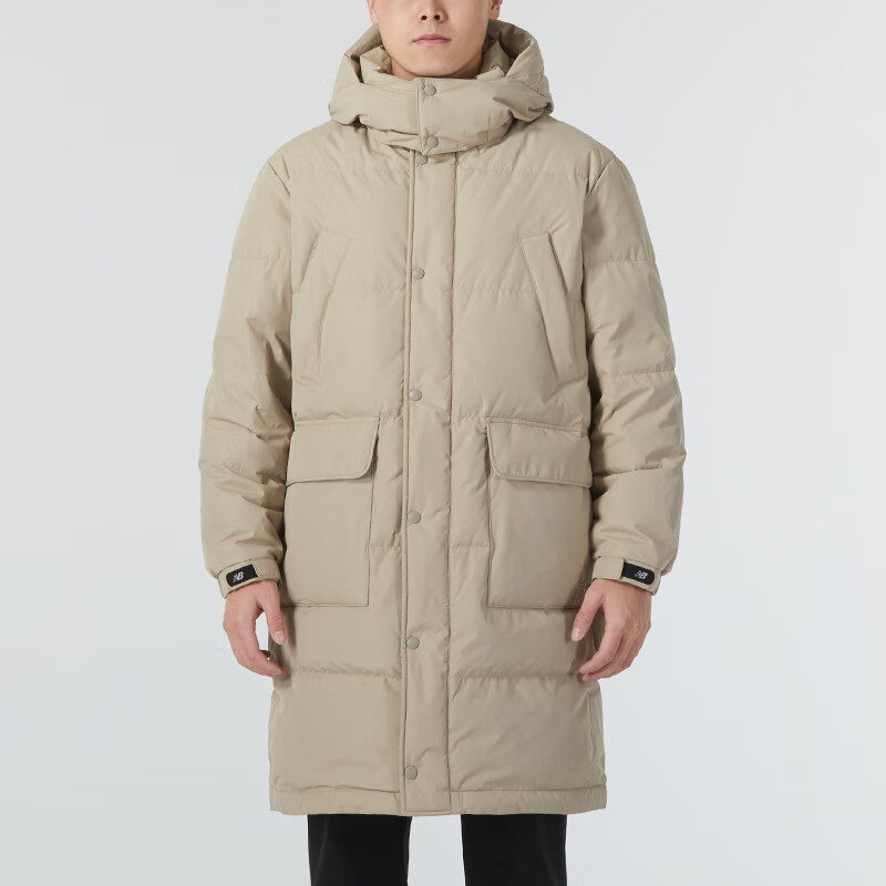 Shop New Balance Beige Chaqueta Larga Casual con Capucha Cortavientos para Exterior. NPD4E241-LBE