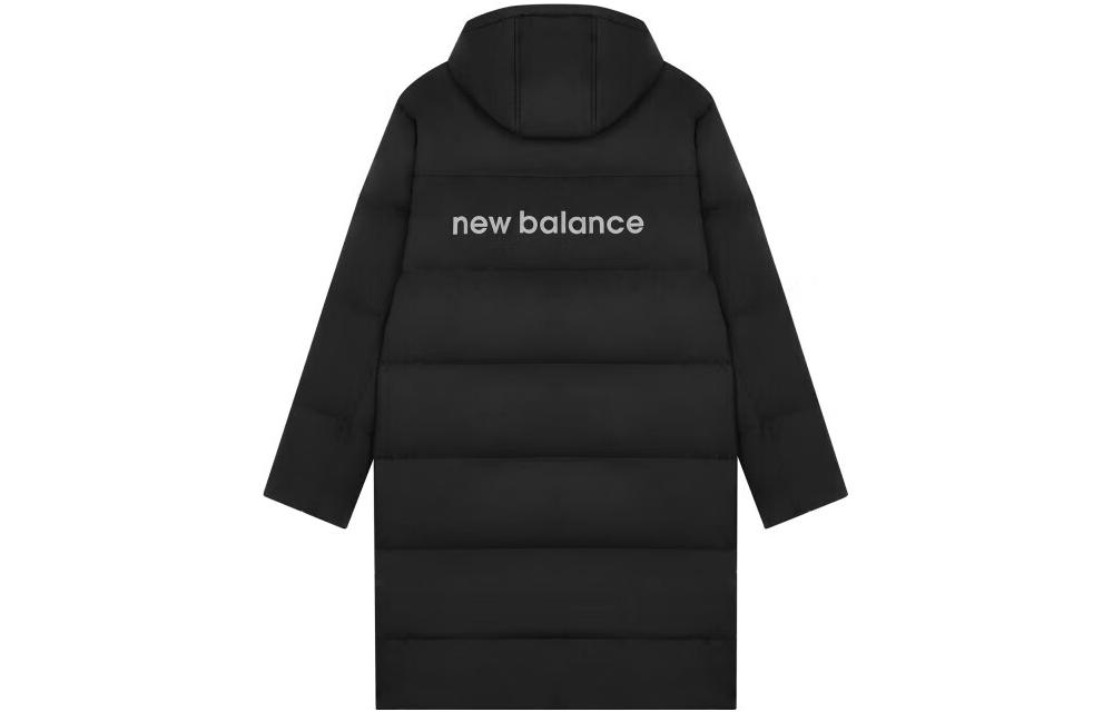 Lookbook 新百伦字母印花设计黑色连帽羽绒夹克. AMJ33338-BK