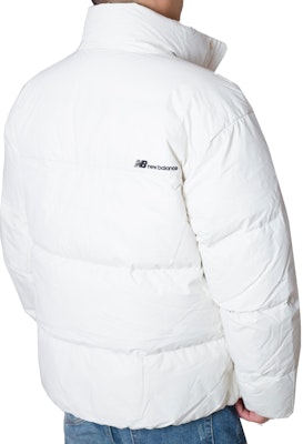 New Balance Jaket Puffer Putih Cream dengan Logo Bordir. NBNPC41013-64 8