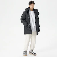 Shop New Balance 冬季黑色連帽保暖羽絨外套 徽標設計夾克. AMJ14320-BK