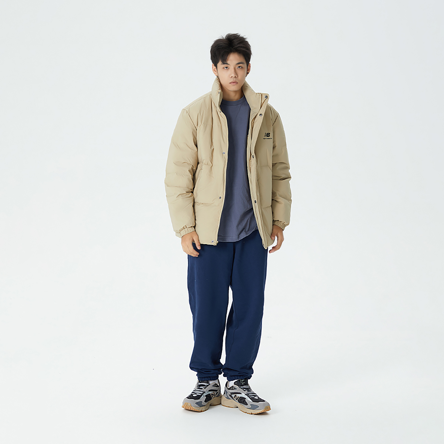 Shop New Balance冬季保暖羽绒服防风卡其黄色外套. AMJ24359-TWD