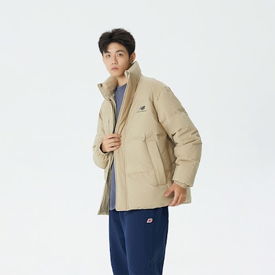 New Balance冬季保暖羽绒服防风卡其黄色外套. AMJ24359-TWD Details for New Balance冬季保暖羽绒服防风卡其黄色外套. AMJ24359-TWD