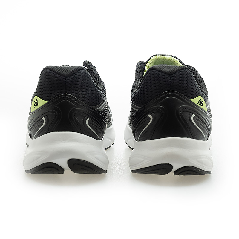 Lookbook Koleksi Kasut New Balance Amaste Sneaker MAMAS818