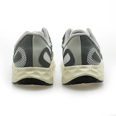 New Balance Arishi Kasut Larian MARISTY4 Lookbook New Balance Arishi Kasut Larian MARISTY4