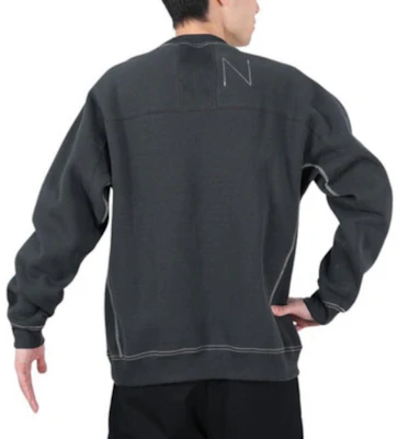 新百伦黑色印花设计圆领套头卫衣 AMT25019-PHM Shop 新百伦黑色印花设计圆领套头卫衣 AMT25019-PHM