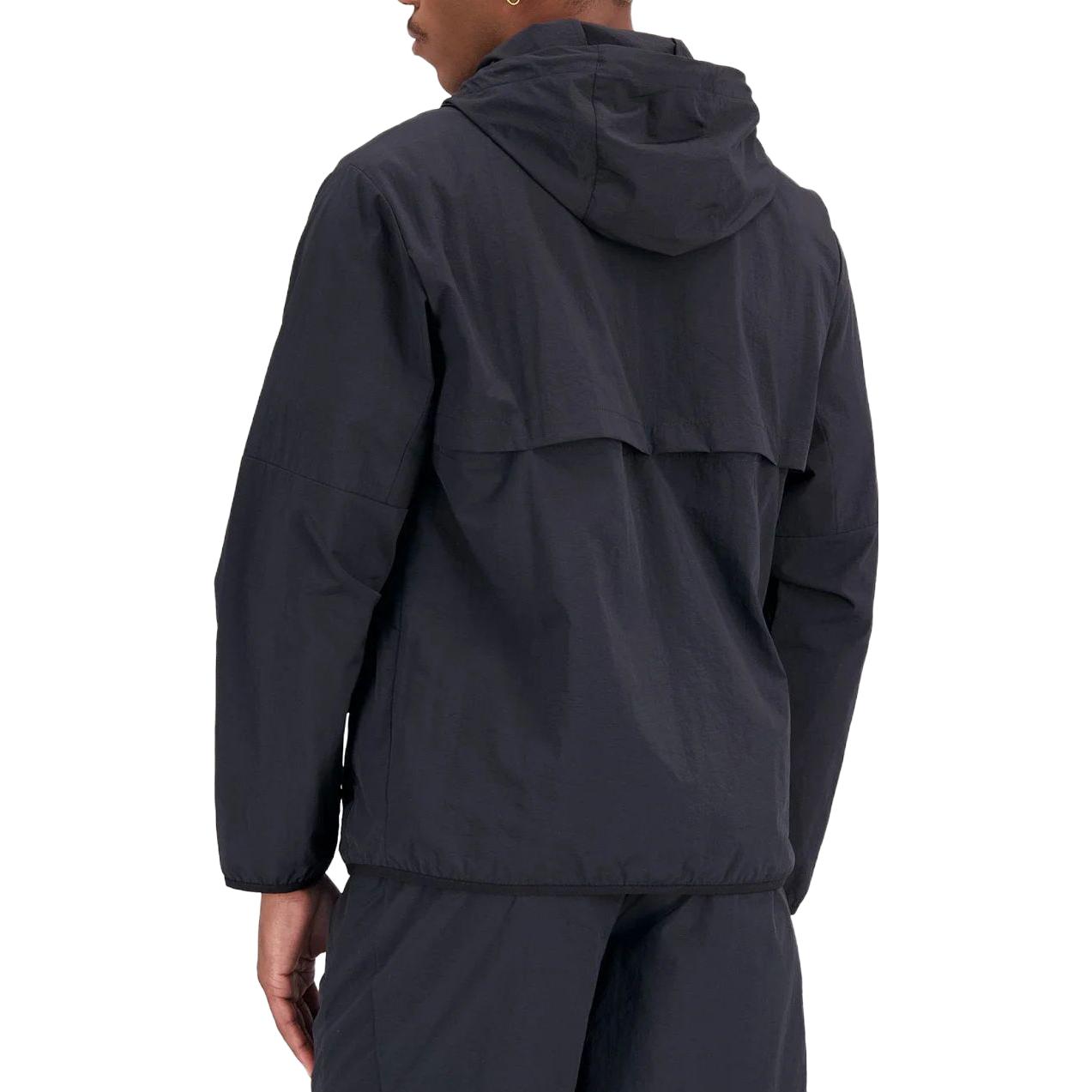 Shop New Balance 黑色标志印花连帽夹克 MJ31500-BK