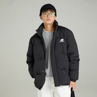 Sizing New Balance 黑色印花防風羽絨外套 男女冬季穿搭 AMJ24359-BK
