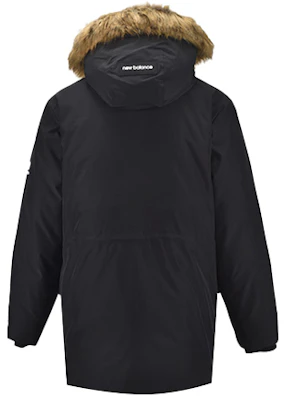 新百伦黑色系列长毛领羽绒服 AMJ04356-BK Lookbook 新百伦黑色系列长毛领羽绒服 AMJ04356-BK