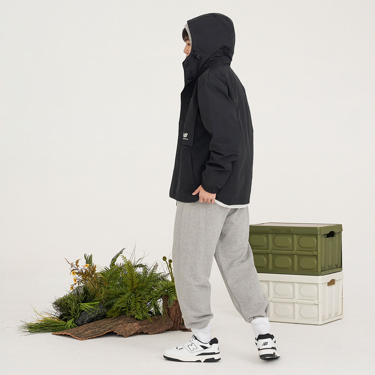 Purchase ニューバランス ブラック アウトドア 多機能ポケット フード付き ユーティリティジャケット AMJ31304-BK