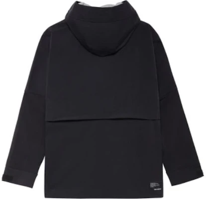 New Balance 黑色戶外多功能2合1連帽外套 AMJ23315-BK Lookbook New Balance 黑色戶外多功能2合1連帽外套 AMJ23315-BK