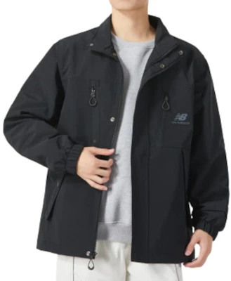 ニューバランス ブラック ロゴ付き多機能ポケット アウトドアユーティリティジャケット AMJ33374-BK Purchase ニューバランス ブラック ロゴ付き多機能ポケット アウトドアユーティリティジャケット AMJ33374-BK