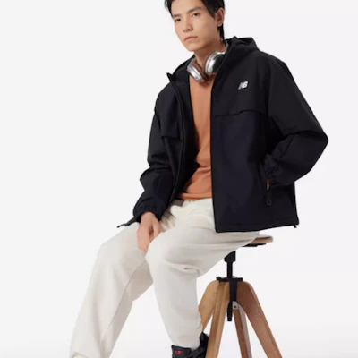 新百伦纯黑色拉链连帽夹克外套 AMJ41300-BK Cheap 新百伦纯黑色拉链连帽夹克外套 AMJ41300-BK