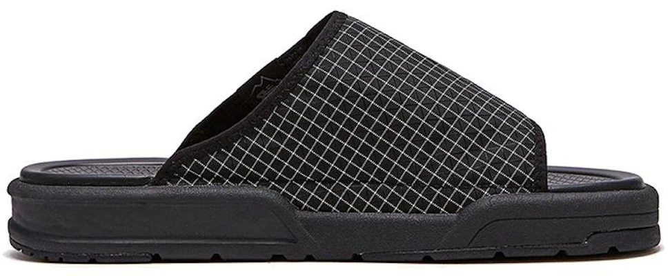 New Balance CAYL x 3205 ''Nero'' SD3205CYB Order New Balance CAYL x 3205 ''Nero'' SD3205CYB