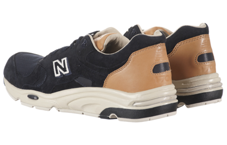 Lookbook New Balance Cm1700By 'Beauty & Youth' Zapatillas edición especial. CM1700BY
