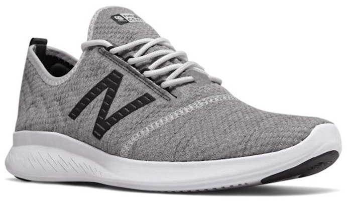 New Balance FuelCore Coast v4 'Gris Negro Blanco' MCSTLRG4 Lookbook New Balance FuelCore Coast v4 'Gris Negro Blanco' MCSTLRG4