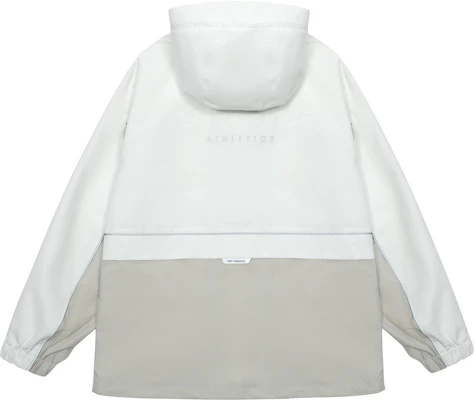 新百伦男女同款拼色连帽防风夹克卡其色 5AC39333-LBE Lookbook 新百伦男女同款拼色连帽防风夹克卡其色 5AC39333-LBE