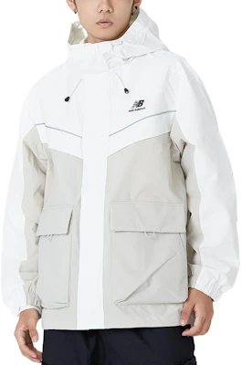 新百伦男女同款拼色连帽防风夹克卡其色 5AC39333-LBE Shop 新百伦男女同款拼色连帽防风夹克卡其色 5AC39333-LBE