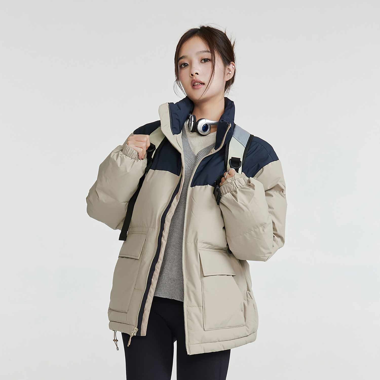 Shop 뉴발란스 컬러블록 방풍 다운 자켓 카키/블루 유니섹스. AMJ34304-SOT