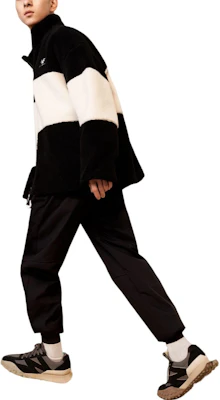 New Balance Jaket Zip-Up Colorblock Unisex Fashion Kasual Musim Gugur/Dingin 6DC44823-BK Shop New Balance Jaket Zip-Up Colorblock Unisex Fashion Kasual Musim Gugur/Dingin 6DC44823-BK