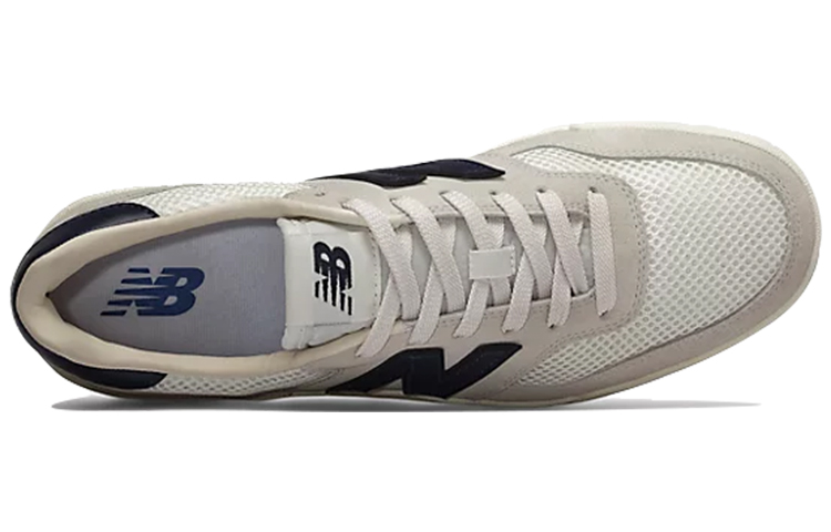 Lookbook New Balance NB 300 復古休閒 低筒 板鞋 男女款 白色