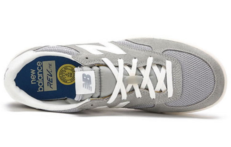 Lookbook New Balance CRT300V2 Gris Blanco Series CRT300CM