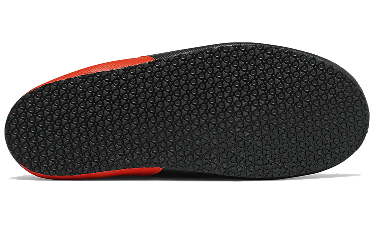 Shop New Balance CRVN MOC 'Kelabu Hitam' SUFMOCG