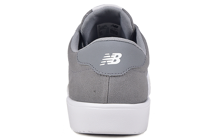 Shop New Balance CT10系列 透氣輕便耐磨 低幫休閒板鞋 鋼鐵灰