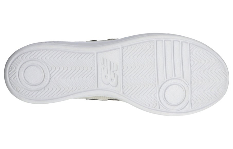 Shop 新百伦 CT30 系列低帮复古滑板鞋男女同款卡其色 CT30MA2