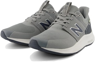 New Balance 舒適減震防滑耐磨 低幫跑步鞋 男女同款 灰色 Lookbook New Balance 舒適減震防滑耐磨 低幫跑步鞋 男女同款 灰色