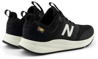 New Balance DynaSoft 900 v2 'Hitam' UA900CB2-2E Details for New Balance DynaSoft 900 v2 'Hitam' UA900CB2-2E