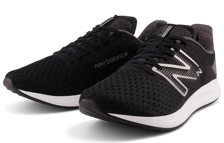 Lookbook New Balance DynaSoft Lowkey Racer ''Zwart Grijs'' MLWKRLK1
