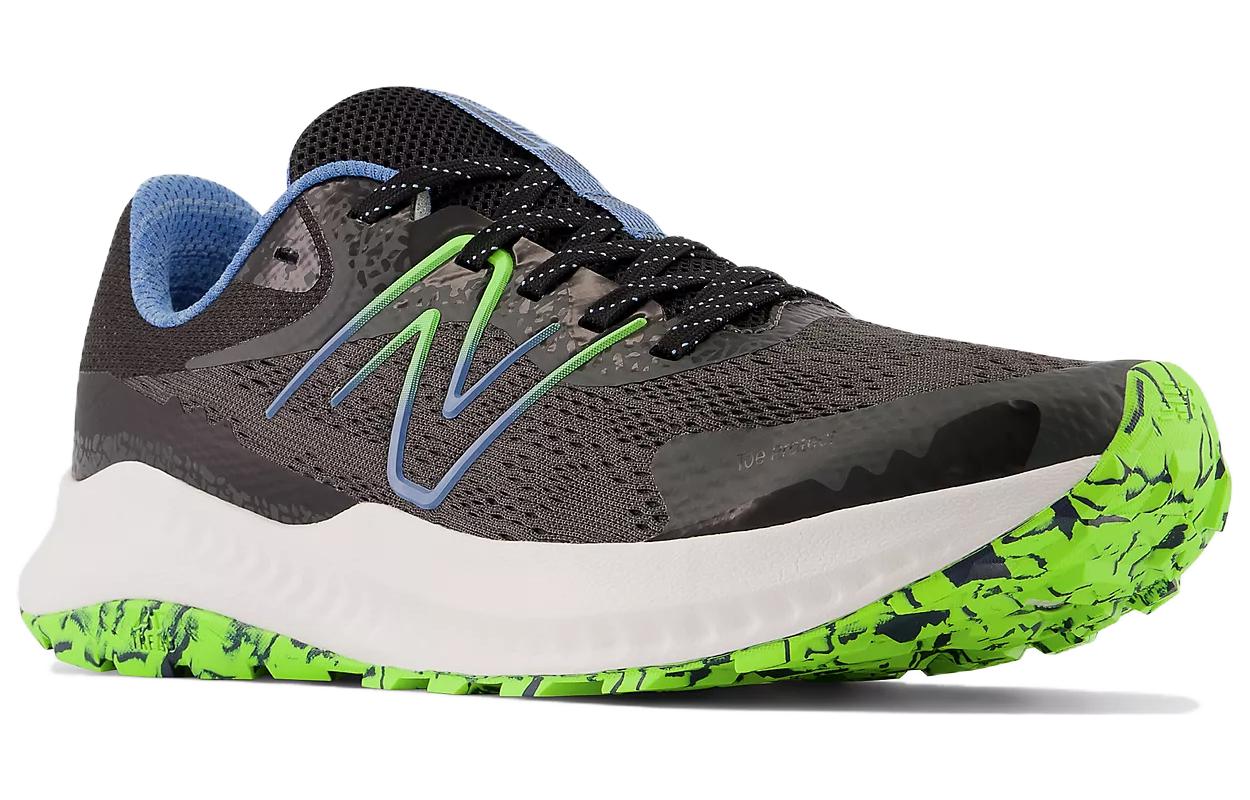 Lookbook Kasut New Balance DynaSoft Nitrel V5 'Hitam Putih Hijau' MTNTRBR5