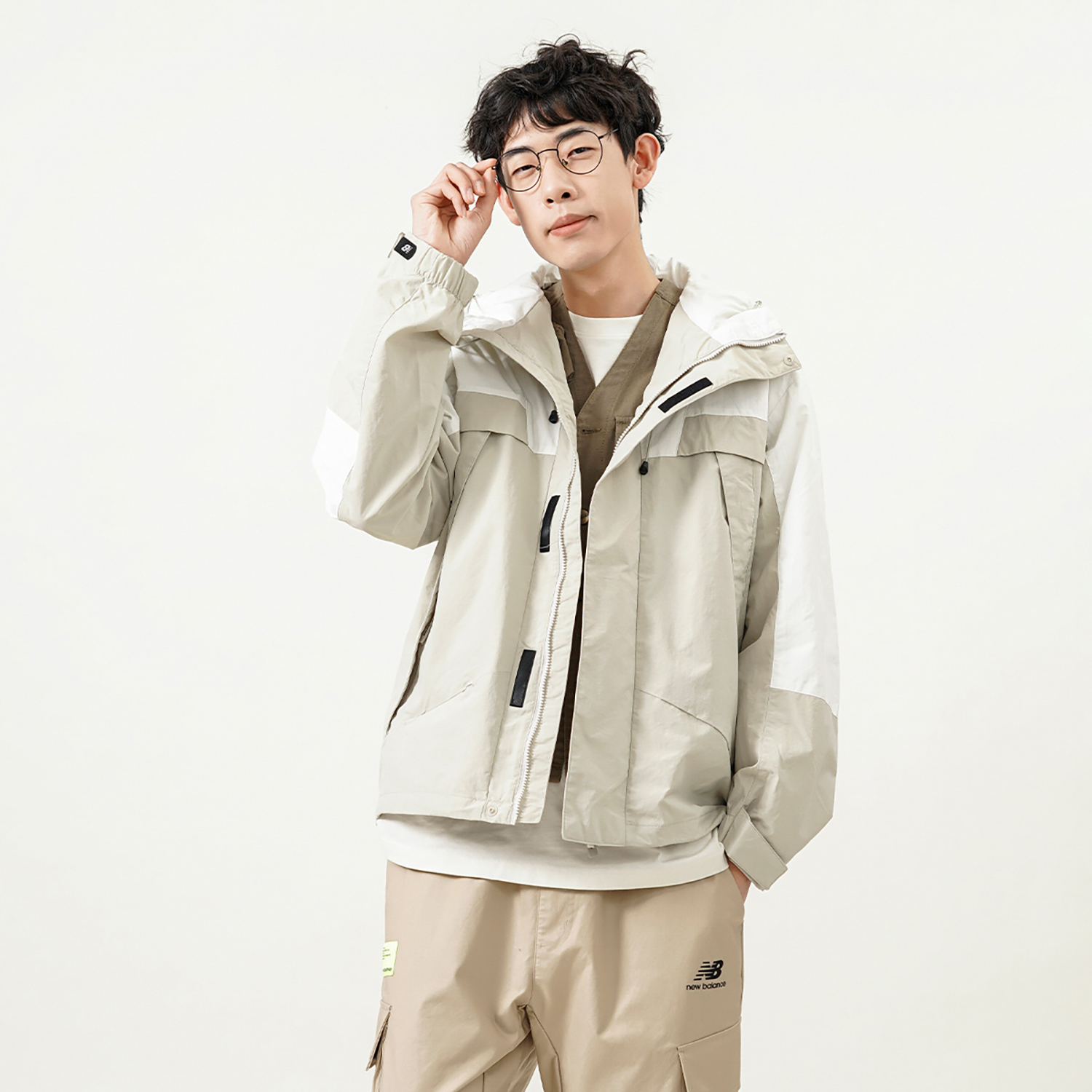 Details for New Balance 刺绣logo拼色连帽外套 白色 男女同款 秋季系列 5AC14103-BEI