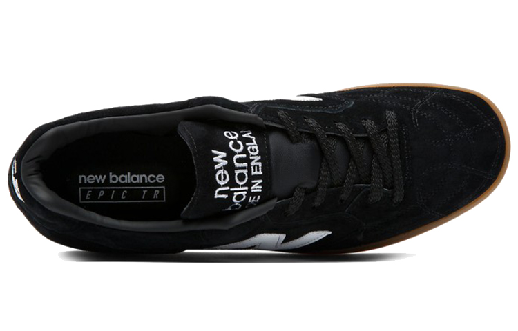 Lookbook New Balance Epic TR 'Dibuat Di England Hitam Coklat' EPICTRPK