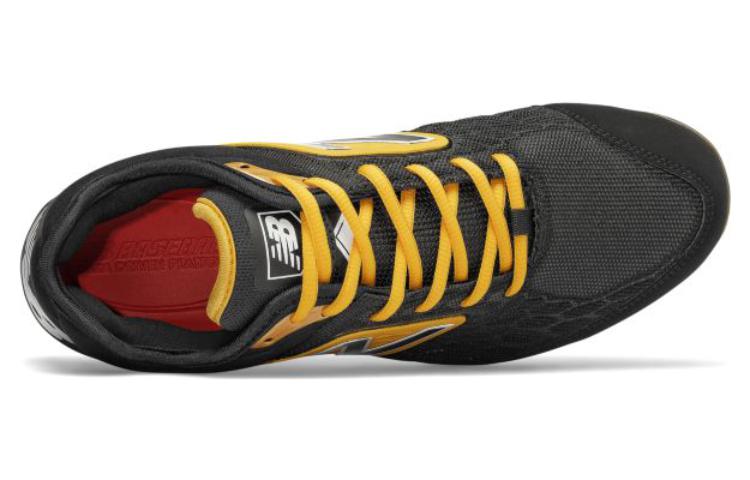 Lookbook New Balance Fresh Foam 3000 v4 舒適耐磨訓練鞋 黑黃