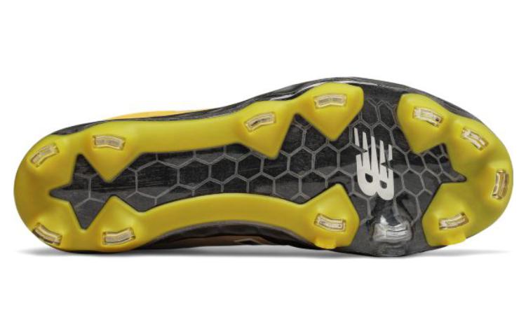 Shop New Balance Fresh Foam 3000 v4 舒適耐磨訓練鞋 黑黃