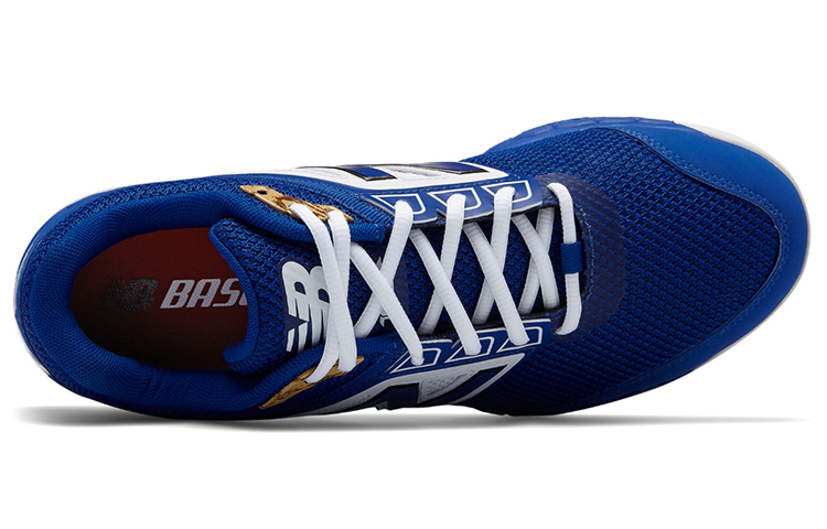 Lookbook 新百伦 Fresh Foam 3000v4 人工草地鞋 深藍色