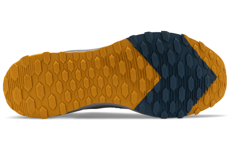 Shop New Balance Fresh Foam Arishi Trail '黑灰' 运动鞋 MTARISS1