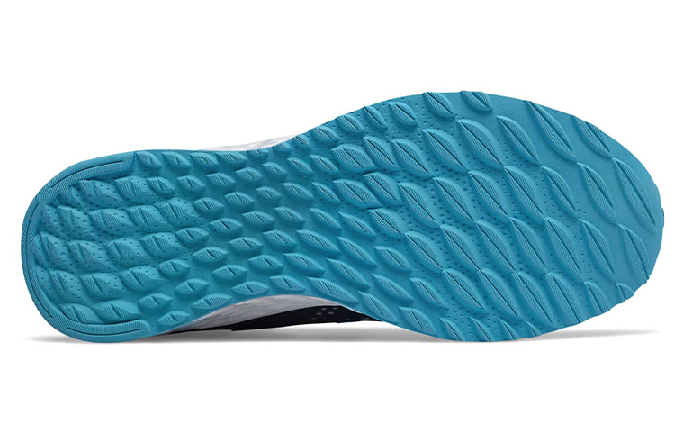 Shop New Balance Fresh Foam Arishi v2 耐磨低幫跑步鞋 深藍色