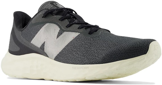 New Balance Fresh Foam Arishi v4 'Blacktop Angora' Negro y Blanco MARISFB4 Lookbook New Balance Fresh Foam Arishi v4 'Blacktop Angora' Negro y Blanco MARISFB4