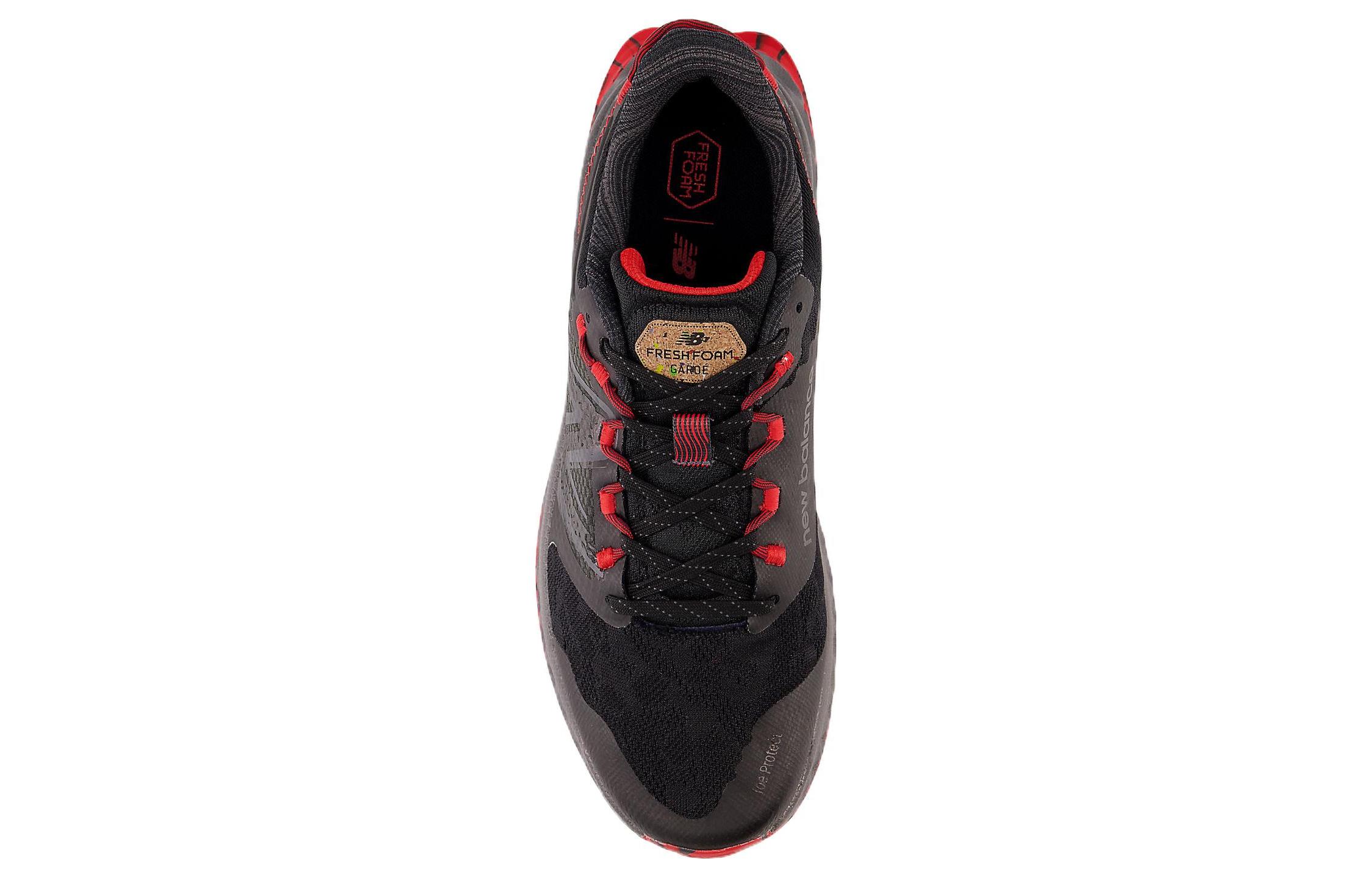 Shop New Balance Fresh Foam Garoé ''Zwart True Red'' MTGAROLB